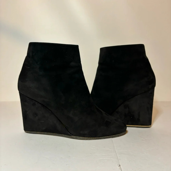 Salvatore Ferragamo Womens Boutique Black Suede High Wedge Ankle Bootie Size 9 B - Picture 4 of 11